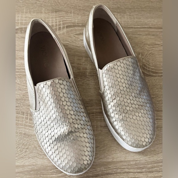 Vionic Champagne Gold Leather 356 Midi Arch Support Comfy Slip On Shoes - Picture 1 of 12